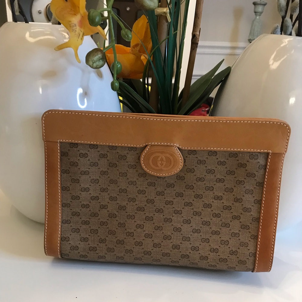 GUCCI VINTAGE MAKE UP/CLUTCH HANDBAG!
